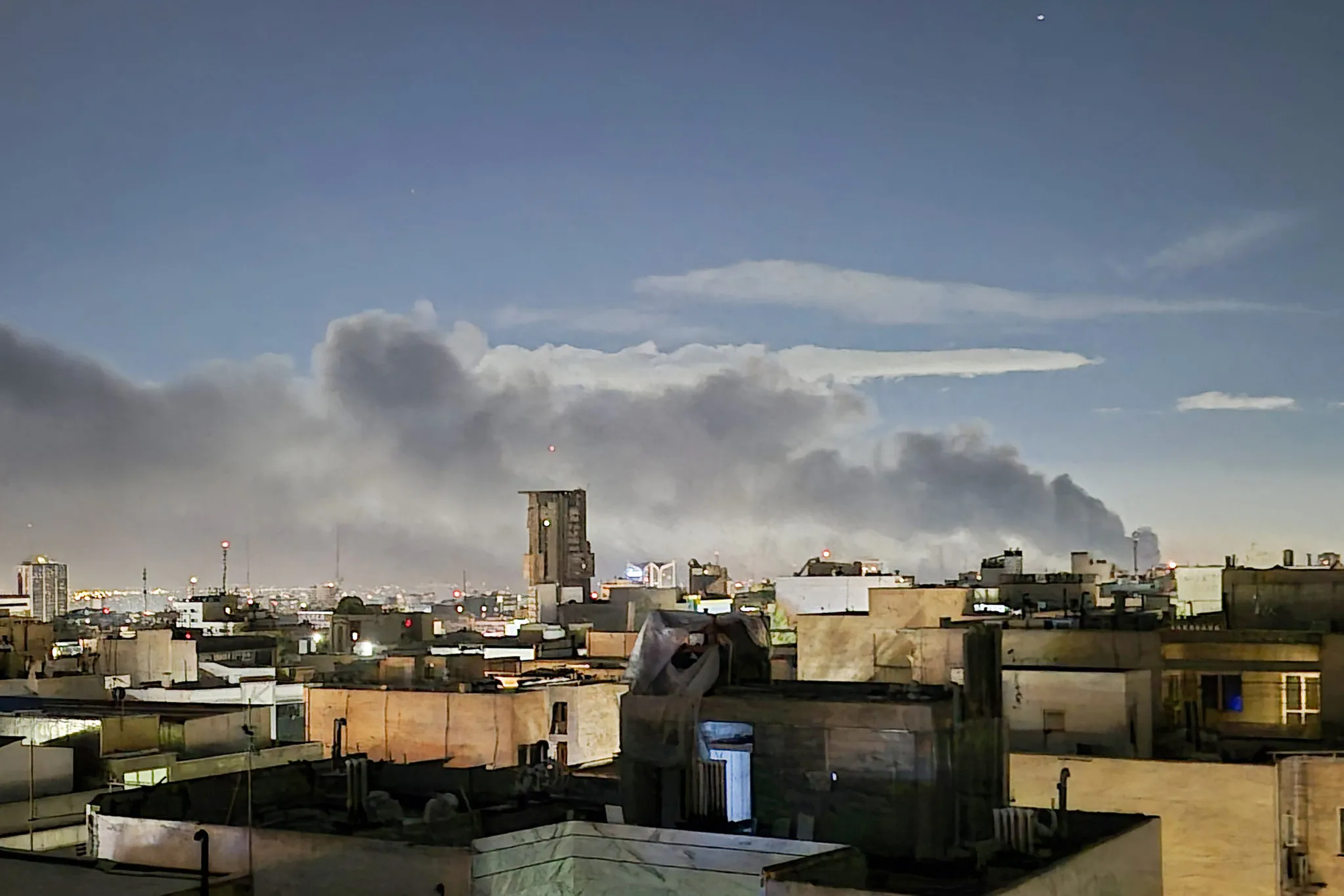 İran'dan ABD'ye Hürmüz yanıtı: Tazminat ödenmeden açılmayacak