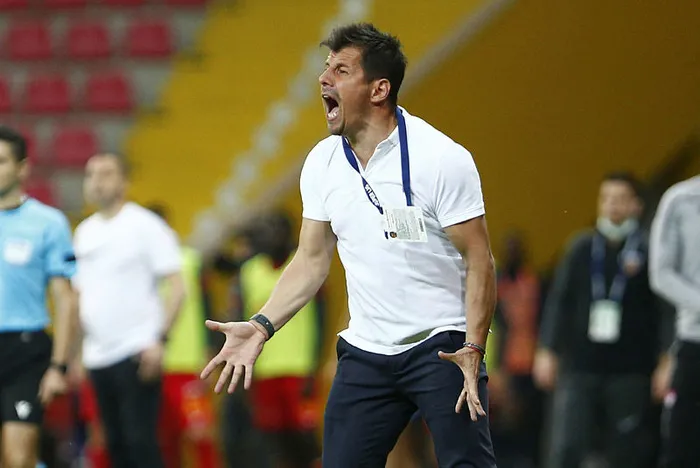 Medipol Başakşehir’de Emre Belözoğlu sesleri