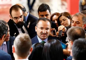 Bekir Bozdağ'dan tartışılan broşürlerle ilgili açıklama