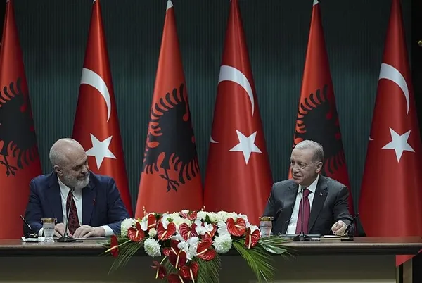 Başkan Erdoğan ve Arnavutluk Başbakanı Edi Rama’dan ortak basın toplantısında önemli açıklamalar: Hedefimiz 2 milyar dolar