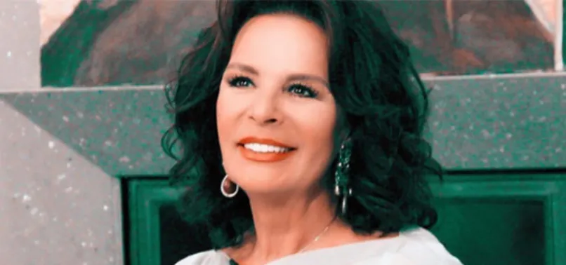 Hülya Koçyiğit'ten mektup var