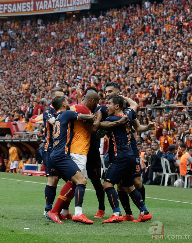 Başakşehir'in golü sonrası ortalık karıştı 11