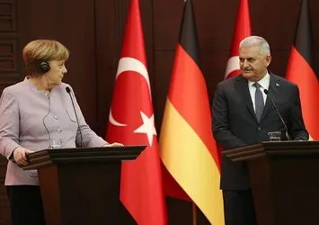 Yıldırım ve Merkel basın toplantısı düzenledi