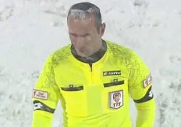 Hakemin saçı buz tuttu