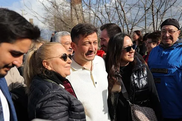 Cumhur İttifakı İzmir adayı Hamza Dağ’ın seçim şarkısı büyük beğeni topladı! Hamza Dağ geliyor kalmıyor sorun