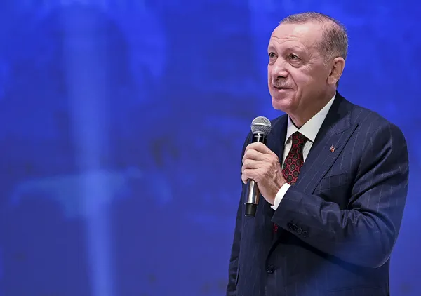 1696675002952.jpg Recep Tayyip Erdoğan yeniden AK Parti Genel Başkanı! Teşekkür konuşmasında 31 Mart vurgusu: Boynumuzun borcu... - 4