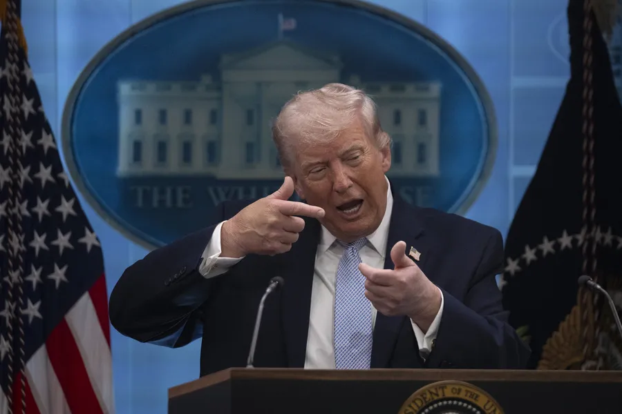 CANLI | Trump'tan İran'a tehdit! İran'dan ABD üslerine saldırı - 1