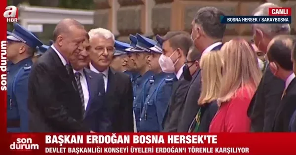 baskan-recep-tayyip-erdogan-bosna-hersekte-aciklamalarda-bulunuyor-1630084540936.jpg Başkan Recep Tayyip Erdoğan Bosna Hersek'te konuştu! Afganistan'daki gelişmelerle ilgili flaş 'NATO' mesajı verdi - 1