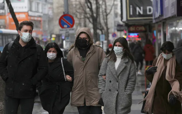 son-dakika-bakan-kocadan-mutant-virus-aciklamasi-ortalama-yuzde-75lere-ulasti-1617111523820.jpg Son dakika: Bakan Koca'dan mutant virüs açıklaması: Ortalama yüzde 75'lere ulaştı - 2