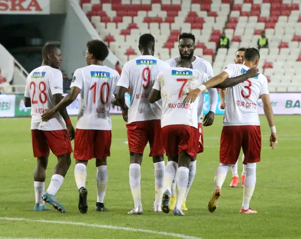 sivasspor-son-dakikada-yikildi-1661192089817.jpg Sivasspor son dakikada yıkıldı - 2