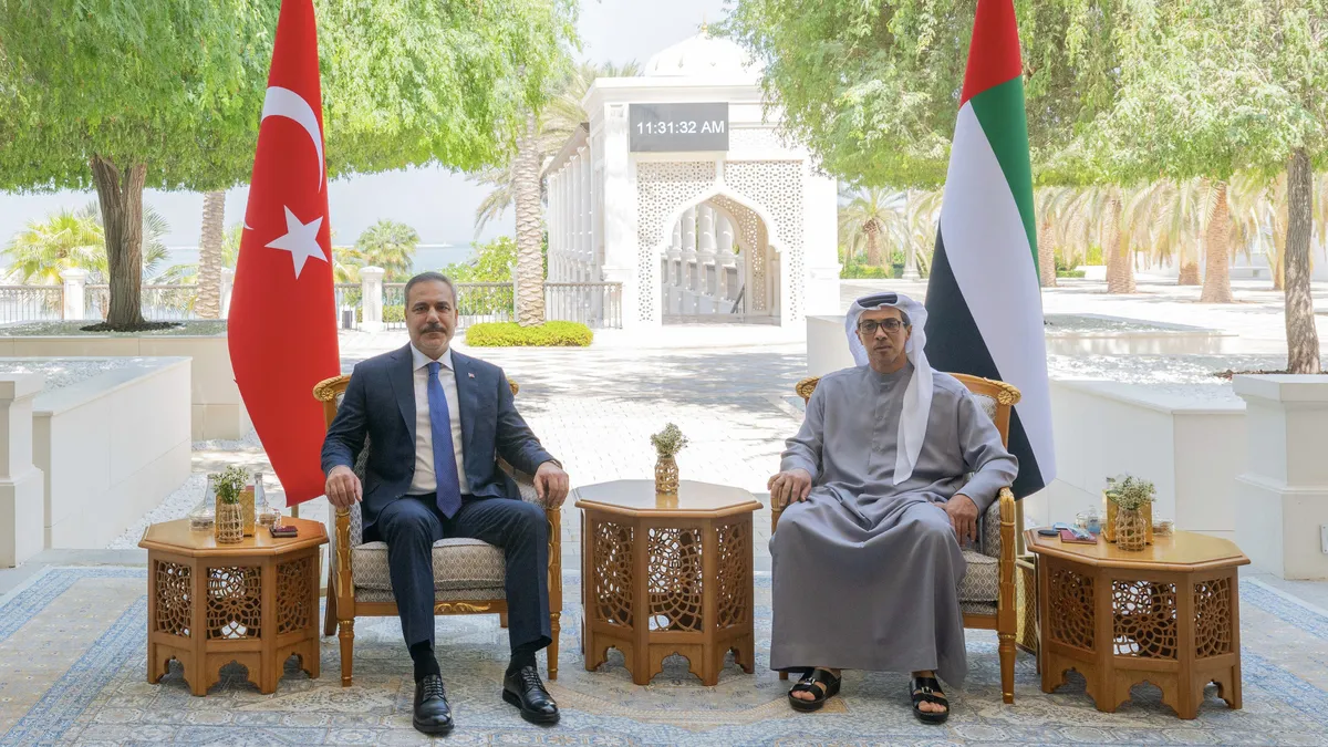 Bakan Fidan Abu Dabi'de! BAE Devlet Başkanı Yardımcısı Al Nahyan ile görüştü