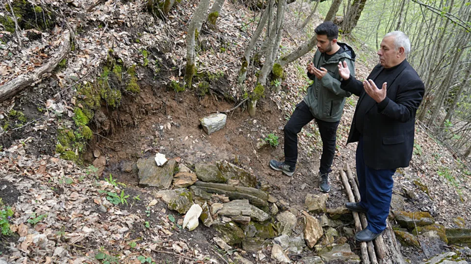 Aksunun sırrını duyan koşuyor! Dua edildiğinde aktığına inanılıyor
