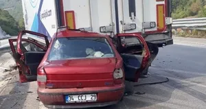 Tokat’ta otomobil tırın altına girdi: 3 ölü