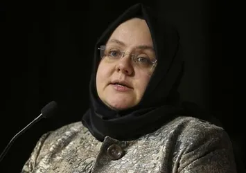 Çalışma Sosyal Hizmetler ve Aile Bakanı Zehra Zümrüt Selçuk kimdir? nerelidir?