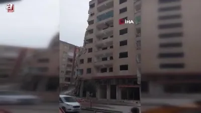 Hasarlı bina uyuşturucu yuvası oldu