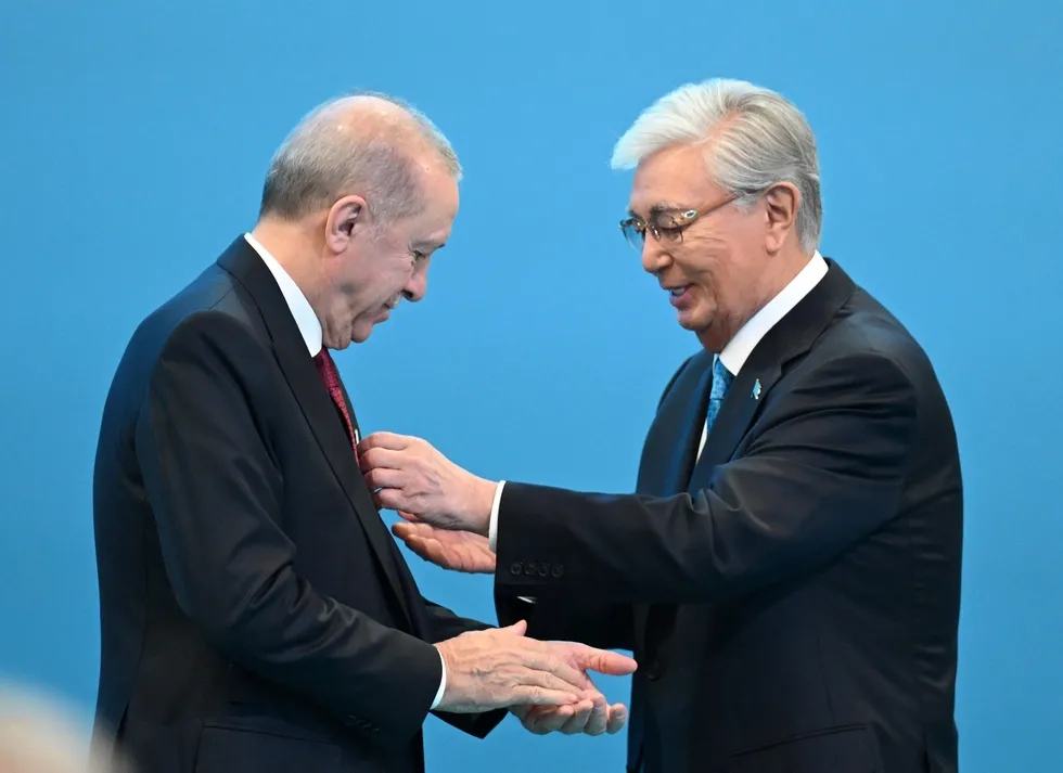 baskan-erdogan-kazakistanda-her-daim-en-yakin-destekciniz-olacagiz-ticarette-hedef-15-milyar-dolar-1778766140953.jpeg Başkan Erdoğan Kazakistan'da: Her daim en yakın destekçiniz olacağız | Ticarette hedef 15 milyar dolar - 5