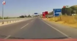 Alaşehir’deki feci ambulans kazası kamerada