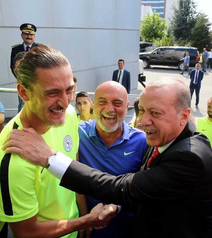 Erdoğan, Çaykur Rizespor Kulübü’nü ziyaret etti
