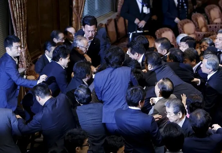 Japon meclisi ringe döndü