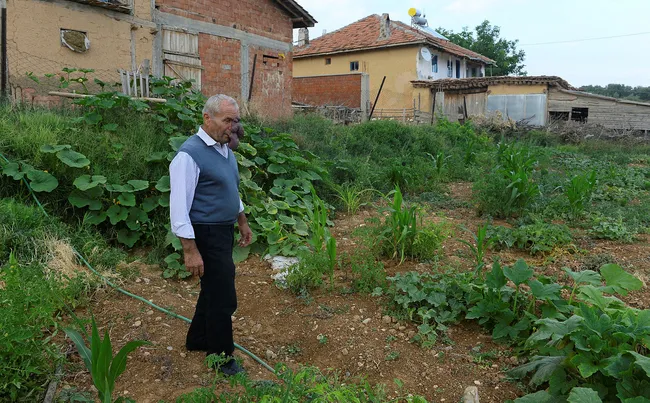 Uşaklı çiftçi yüzünü kaplayan tümörden kurtulmak için yardım bekliyor - 2