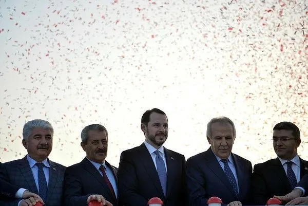 Dünyanın en büyük FSRU gemisini Bakan Albayrak açtı - 4