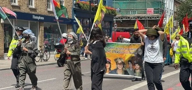 Avrupa’dan rezil görüntüler! İtalya’nın başkenti Roma’da terör propagandası: PKK yandaşları yürüyüş düzenledi