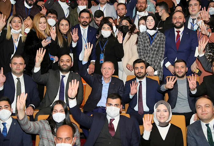 baskan-erdogan-canlar-bay-kemal-ve-yoldaslari-icin-calmaya-coktan-baslamistir-1642269357621.jpg Başkan Erdoğan: Çanlar Bay Kemal ve yoldaşları için çalmaya çoktan başlamıştır - 10