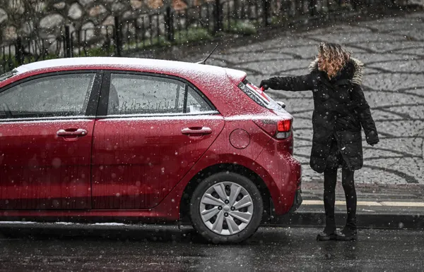 1680069414649.jpg Mart kapıdan baktırır atasözü gerçek oldu! Kara kış geri döndü ⛄ İstanbul ve Ankara'ya lapa lapa kar yağıyor | Meteoroloji uyardı - 4