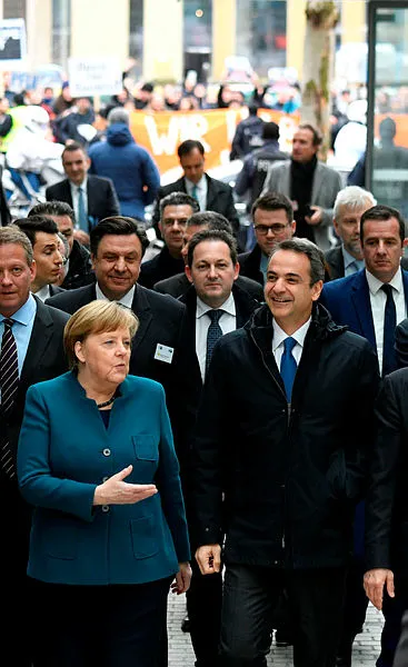 Son dakika: Angela Merkel ve Kiryakos Miçotakis’e Berlin’de şok!