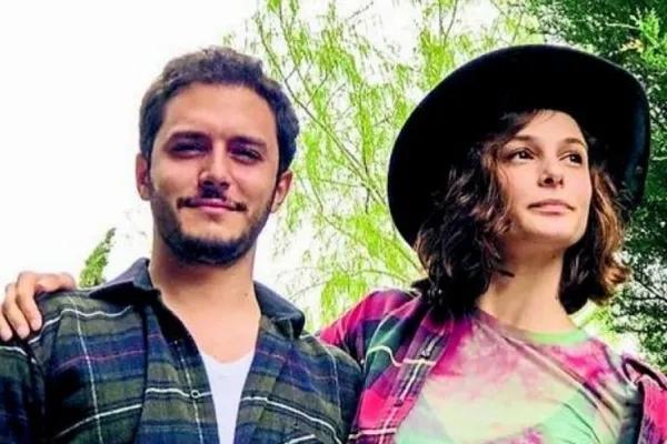 1629625142577.jpg Büşra Develi'den şaşırtan hamle: Tek kalemde sildi - 1