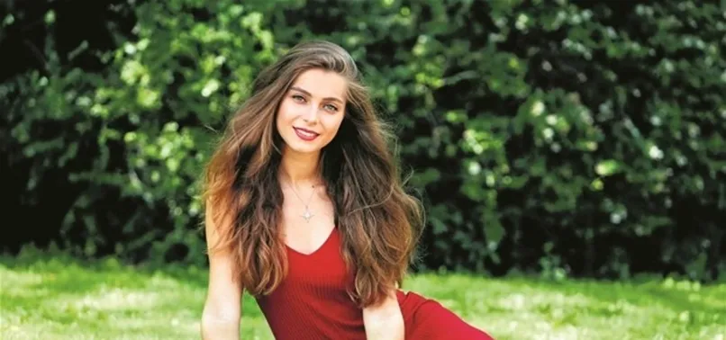 Hercai dizisinin Yaren'i İlay Erkök'ten samimi itiraf: Ünümü kullandığım oluyor