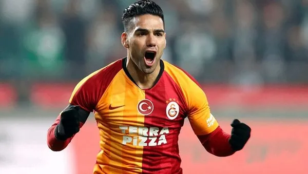 radamel-falcao-galatasaraydan-ayriliyor-mu-surpriz-bir-aciklama-geldi-1613154621663.jpg Radamel Falcao Galatasaray'dan ayrılıyor mu? Sürpriz bir açıklama geldi - 3