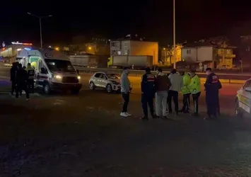 Bursa'da trafik kazası! 2 araç çarpıştı: 3 kişi yaralandı