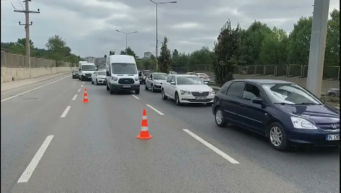 İstanbul Çekmeköy'de feci kaza: Hafriyat kamyonları çarpıştı - 2
