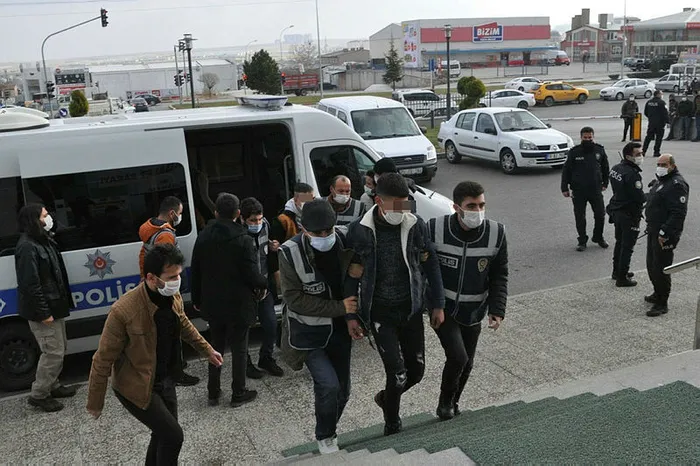 Karaman'da korkunç cinayet! Etli ekmek siparişi verdiler, gelince öldürdüler - 1