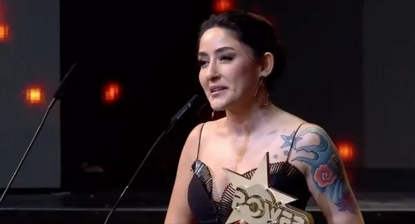 melek-mossonun-ikiyuzlu-paylasimina-tepki-yagdi-hem-kadin-haklari-dedi-hem-de-1686122739604.jpg Melek Mosso’nun ikiyüzlü paylaşımına tepkiler çığ gibi büyüdü! Belediyelere 'iptal' çağrısı - 1