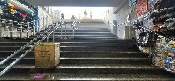 1701011392965.jpeg İBB Başkanı İmamoğlu'nun 'hizmet' anlayışı bir kez daha sınıfta kaldı! Eminönü esnafı çileden çıktı: 3 seneden beri eziyet çekiyoruz - 5