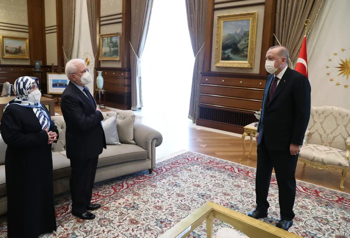Başkan Erdoğan şehit Savcı Kiraz'ın anne ve babasını kabul etti - 1