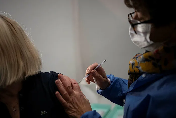 Omicron varyantı kaç ülkeye yayıldı? DSÖ'den SON DAKİKA açıklaması (Mevcut aşılar etkili mi?) - 7