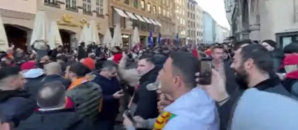 Münih sokakları alev alev! Galatasaray taraftarı sarı kırmızıya boyadı! Marienplatz Meydanı Aşkın Olayım şarkısıyla inledi...