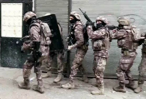 Gaziantep’te uyuşturucu tacirlerine dev operasyon: 34 gözaltı