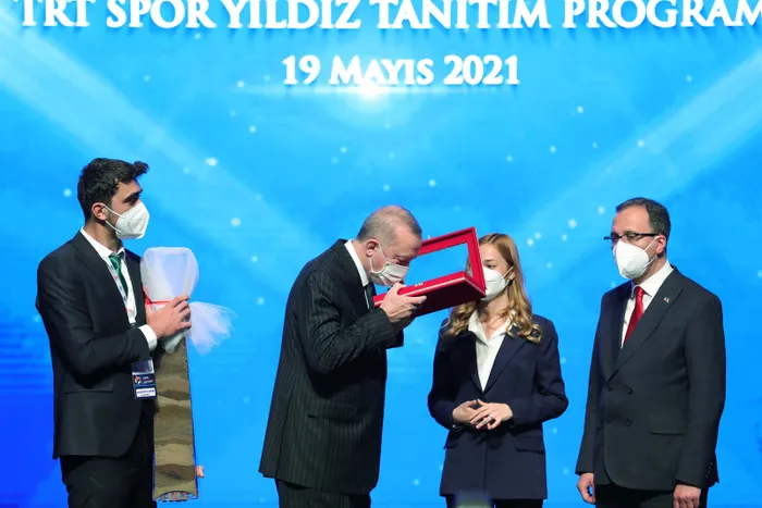 Son dakika: Başkan Erdoğan'dan ABD'ye yanıt: Böyle konuşmasın diyorlar zulme alkış mı tutayım? - 7