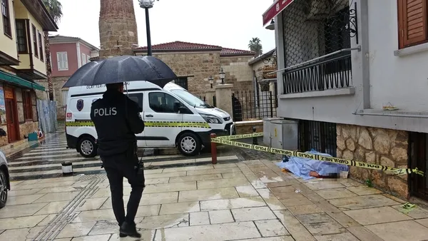 1673529267873.jpg Antalya’da yürek yakan olay! Kamera kayıtlarını izleyen polis ortaya çıkan detayla kahroldu - 2