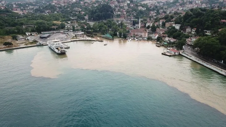 İstanbul Boğazı'na çamurlu su aktı! Havadan böyle görüntülendi