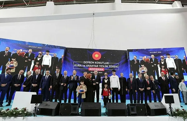 baskan-recep-tayyip-erdogan-adiyamanda-konustu-butun-gunahi-bay-kemale-yuklediler-1707403902784.jpeg Başkan Recep Tayyip Erdoğan Adıyaman'da konuştu: Bütün günahı Bay Kemal'e yüklediler - 11