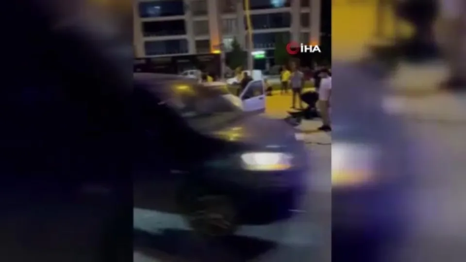 Elazığ’da 2 otomobil kafa kafaya çarpıştı