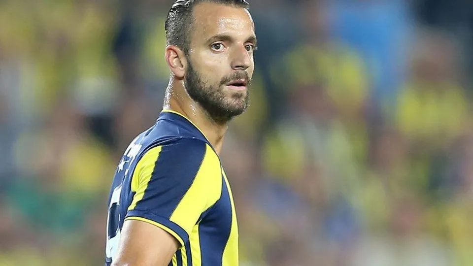 Soldado'nun şık golü Fenerbahçelileri sevince boğdu!