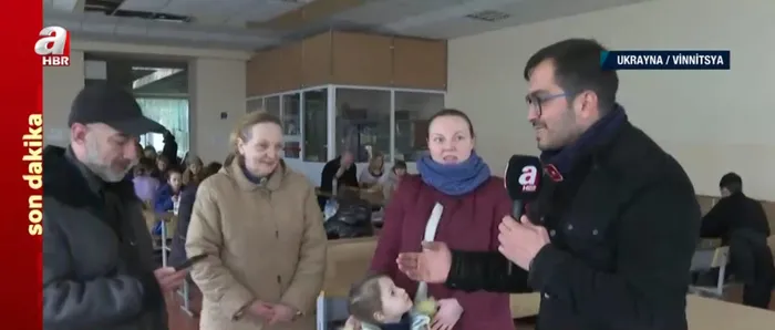 Siviller Ukrayna’dan tahliye ediliyor! Kavuşma anları A Haber’de! Minik Aylin babasına böyle seslendi - 1