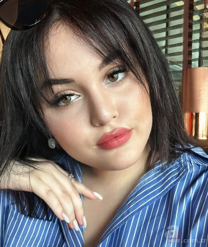 Ferdi Tayfur'un şarkısını okudu! Hüsnü Şenlendirici'nin kızı sesiyle tam not aldı 5