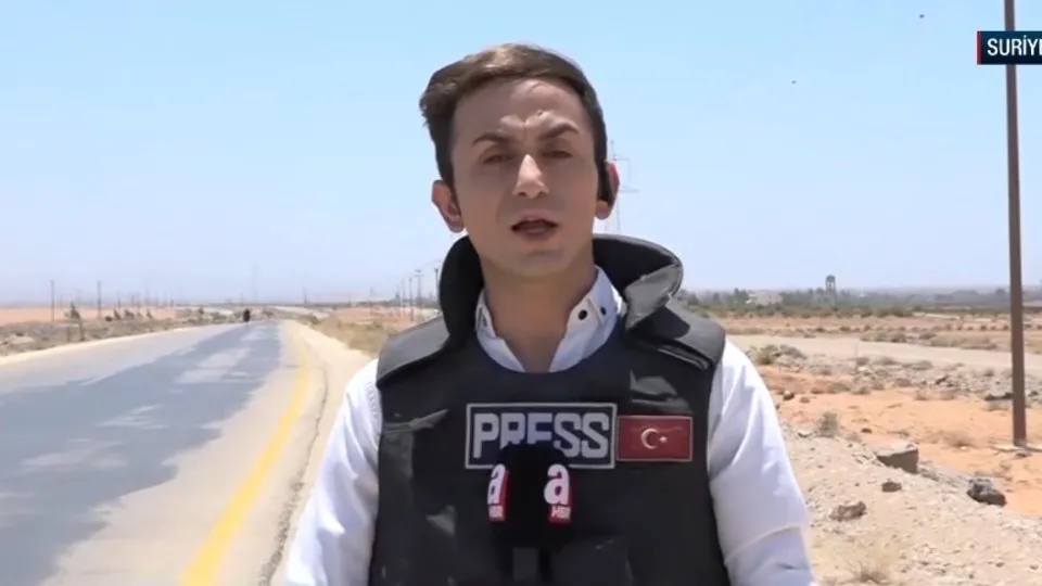 Türk televizyonlarında bir ilk! A Haber Süveyda’ya giren konvoyları görüntüledi